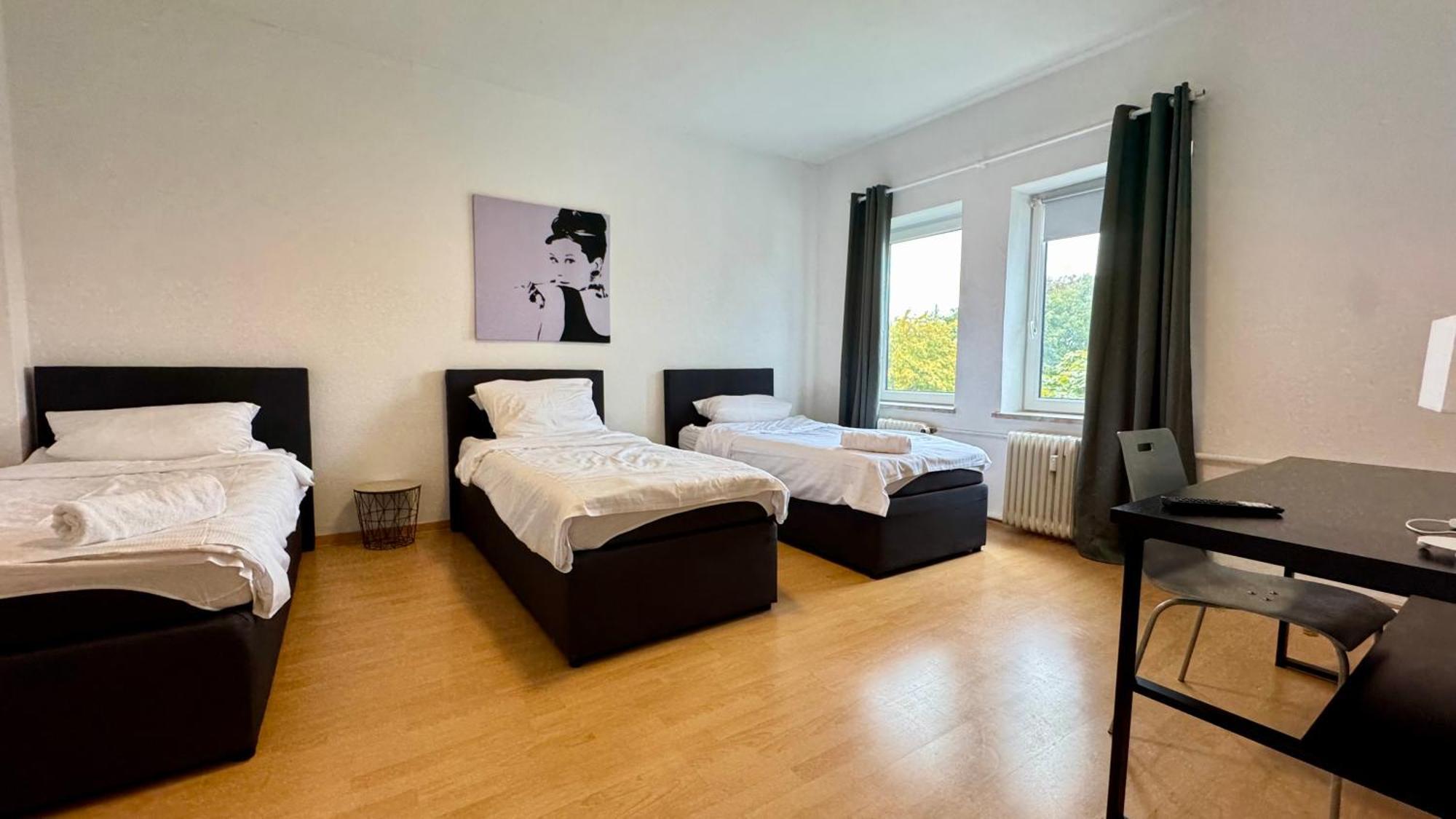 Apartments Im Herzen Von Neumuenster Innenstadt & Hbf Fusslaeufig, Mit Privatparkplatz Kültér fotó